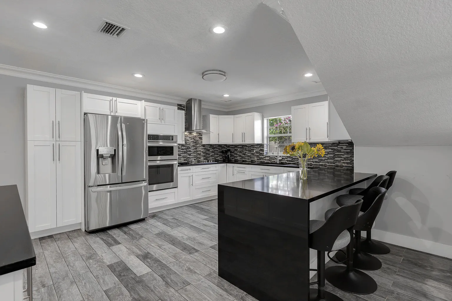 Pompano Beach Sober House Living Kitchen